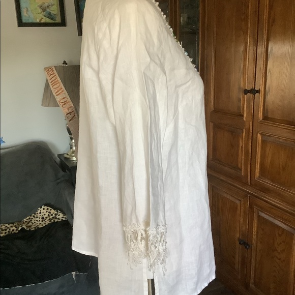 🎉$13 Tops 3/$20🎉White Beaded Lace Beach Top✨ - Picture 3 of 5